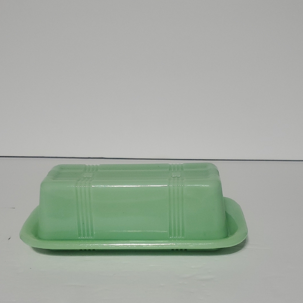 Jadeite Butter Dish - Picture 4 of 6